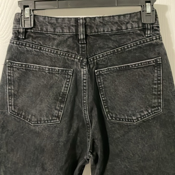 Zara NWOT Black Distressed Cropped Jeans High Rise Size 2 - Picture 5 of 6